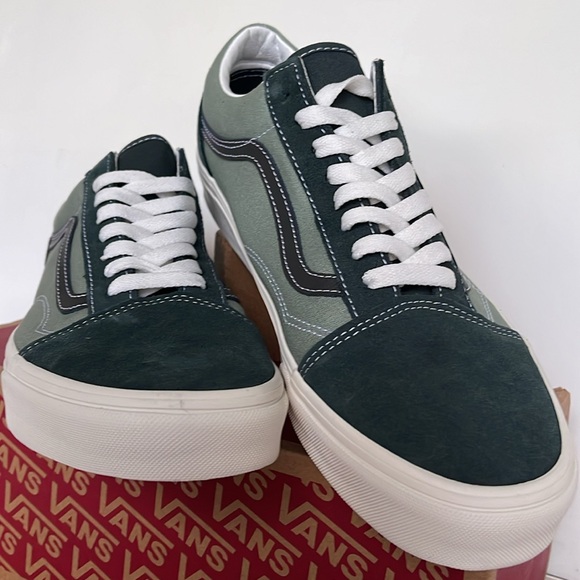 Vans Men’s Old Skool
Earth Tones Green Gables
VN0007NT2LN
Sneakers - Picture 6 of 16